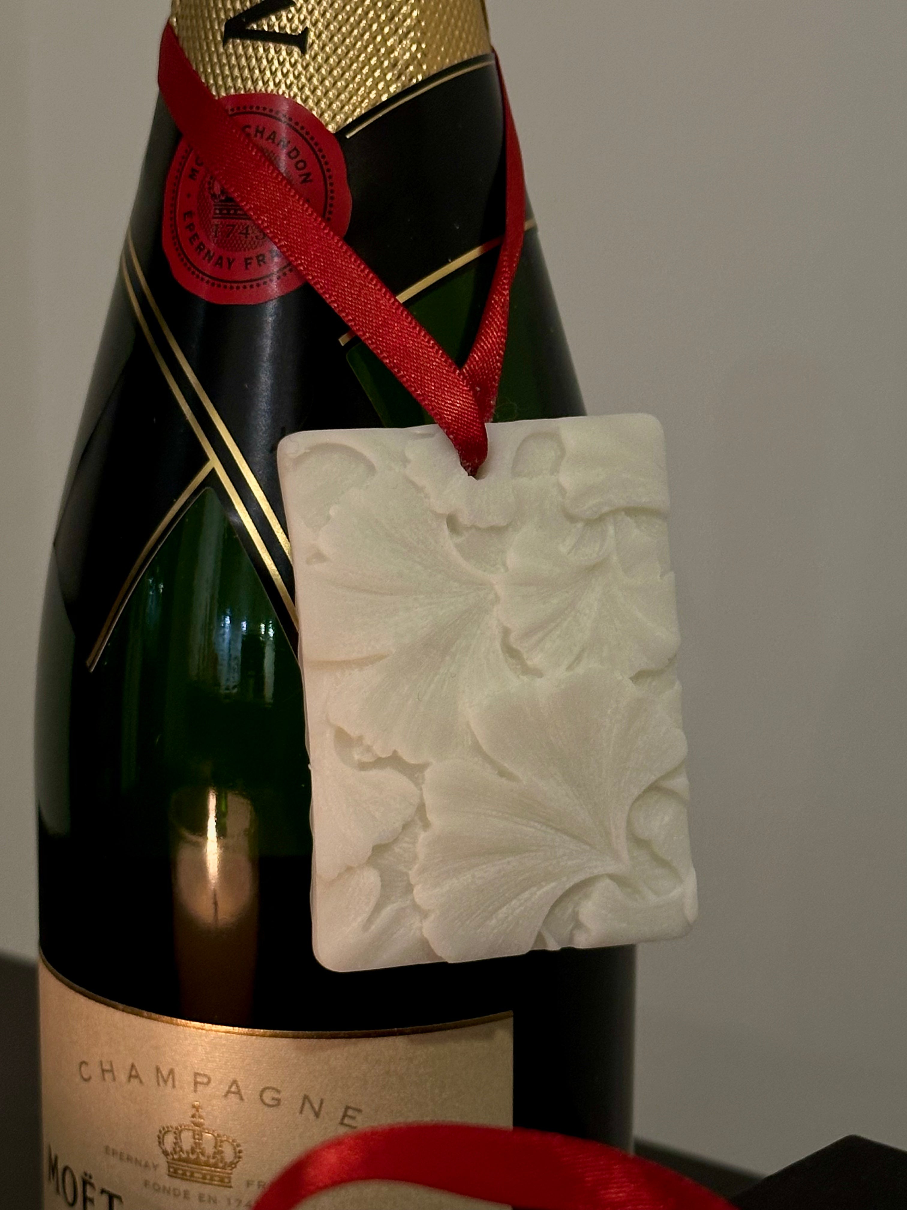 The Gilded Grove Scented Wax Sachet